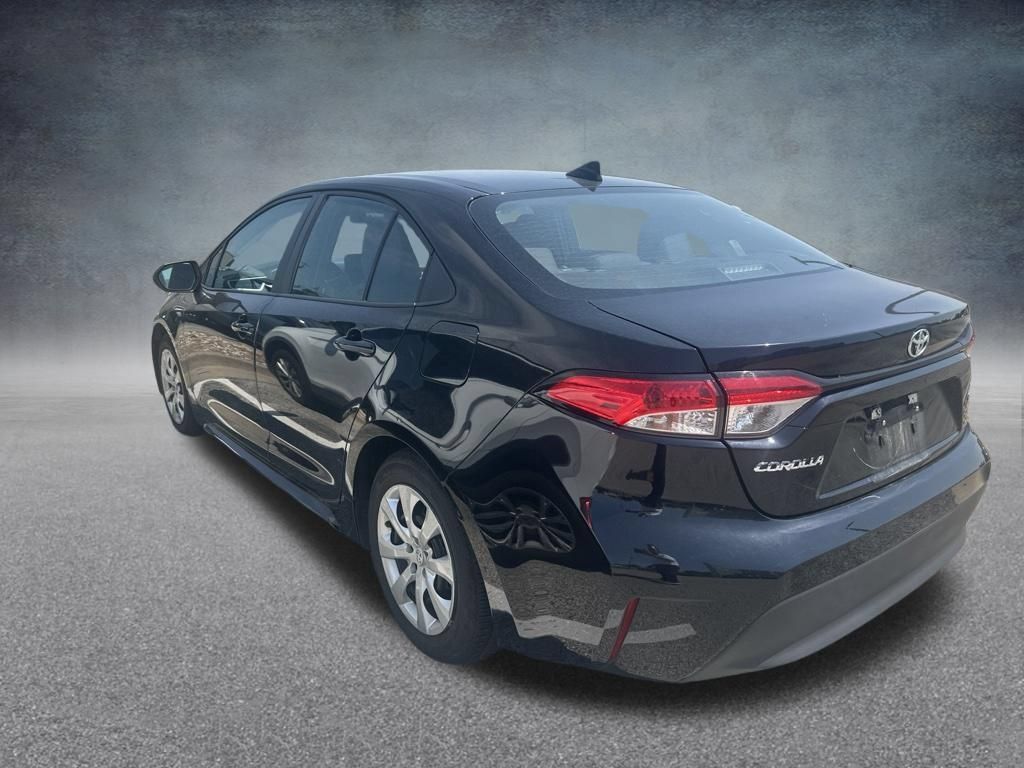 Used 2025 Toyota Corolla LE FWD image 29
