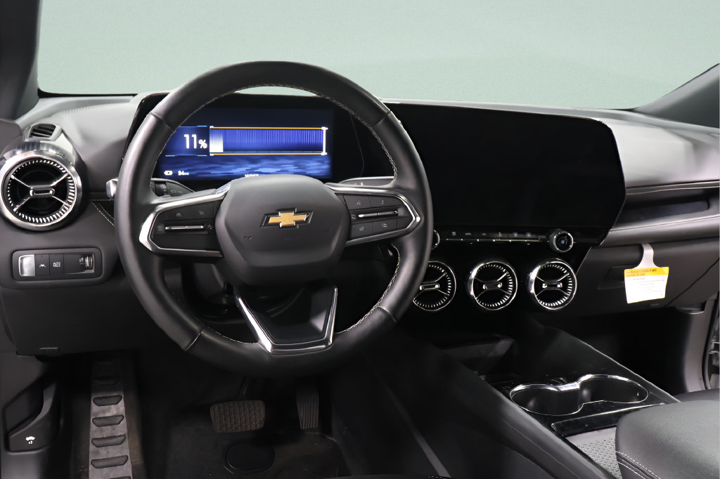 Used 2025 Chevrolet Blazer EV LT AWD/4WD image 6