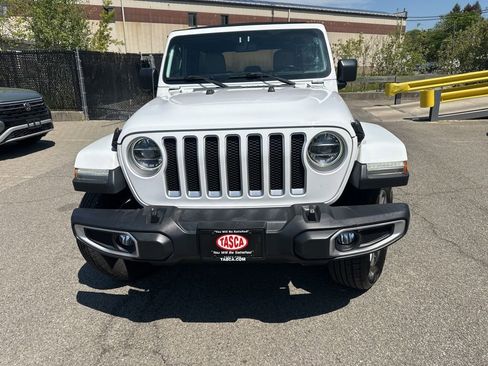 Used 2018 Jeep Wrangler Unlimited Sahara AWD/4WD image 9