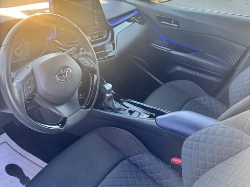 Used 2020 Toyota C-HR XLE image 7