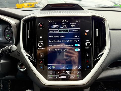 Used 2023 Subaru Ascent Limited AWD/4WD image 36