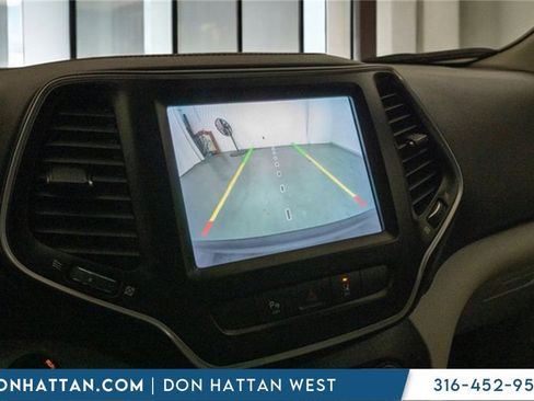 Used 2021 Jeep Cherokee Latitude Lux w/ Comfort/Convenience Group image 22