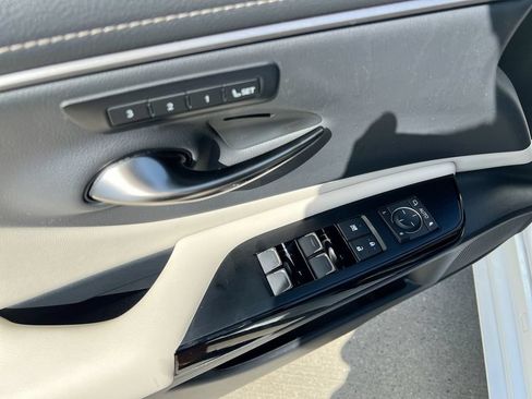 Certified 2024 Lexus ES 300h w/ Technology Package FWD image 11