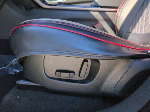 Used 2018 Land Rover Range Rover Velar R-Dynamic SE image 19