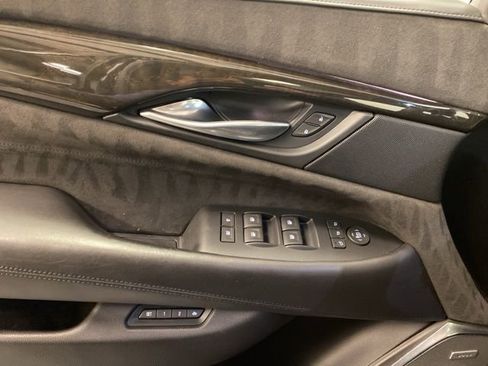 Used 2017 Cadillac Escalade Platinum image 20