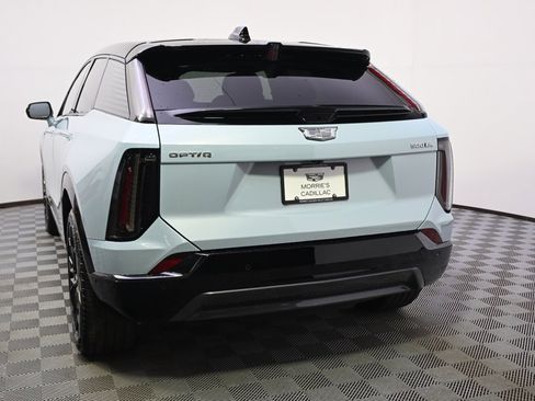 New 2025 Cadillac Optiq Sport 2 w/ LPO, ONYX Package image 4