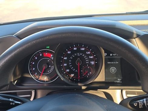 Used 2023 Hyundai Elantra SEL FWD image 4