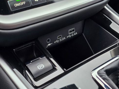 Used 2025 Subaru Legacy Premium image 32