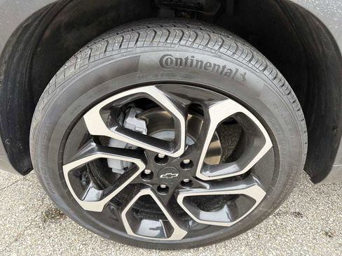 Certified 2025 Chevrolet Trax RS w/ Driver Confidence Package FWD image 30