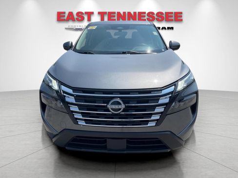 Used 2024 Nissan Rogue SV FWD image 9