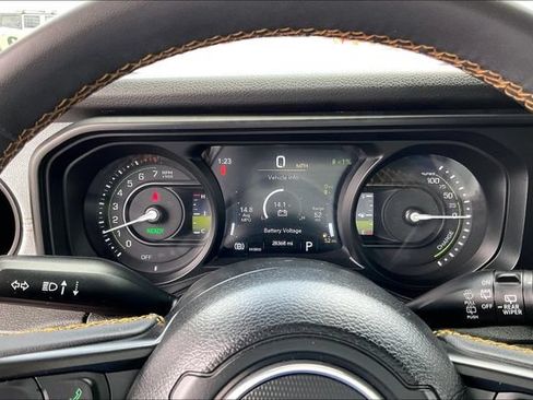 Used 2024 Jeep Wrangler Unlimited w/ Technology Group AWD/4WD image 20