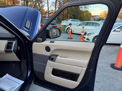 Used 2016 Land Rover Range Rover Sport HSE image 27