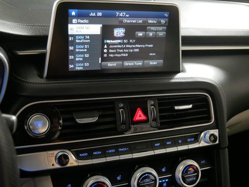 Used 2021 Genesis G70 3.3T image 22