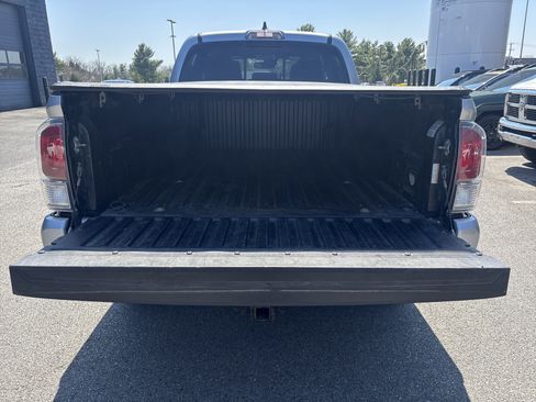 Used 2022 Toyota Tacoma TRD Sport AWD/4WD image 21