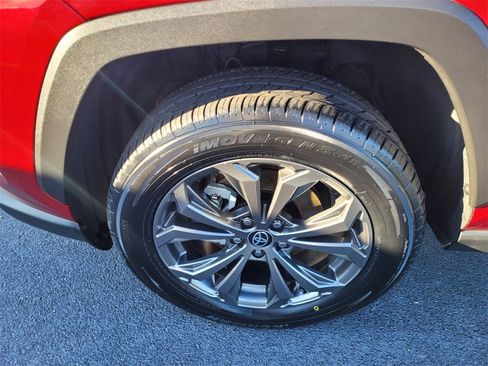 Used 2022 Toyota RAV4 XLE Premium image 12