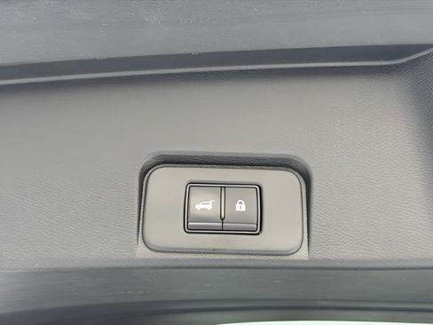 Used 2023 Nissan Rogue SL w/ SL Premium Package image 25