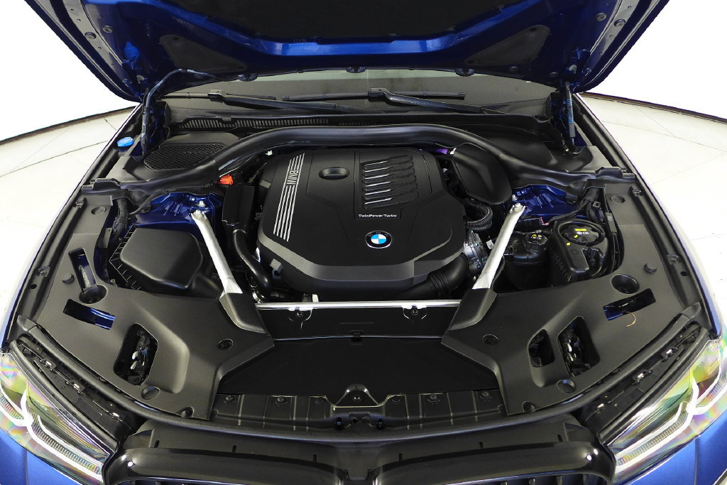 Certified 2023 BMW 540i w/ M Sport Package RWD image 6