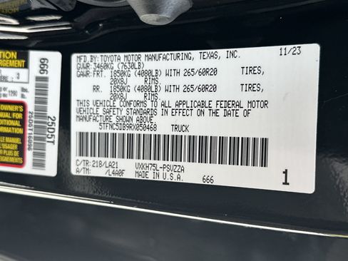 Used 2024 Toyota Tundra Platinum AWD/4WD image 35
