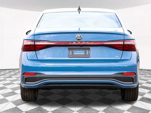 New 2026 Volkswagen Jetta SE FWD image 18