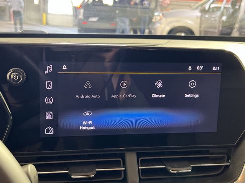 Used 2025 Chevrolet Trax LT w/ LT Convenience Package image 20