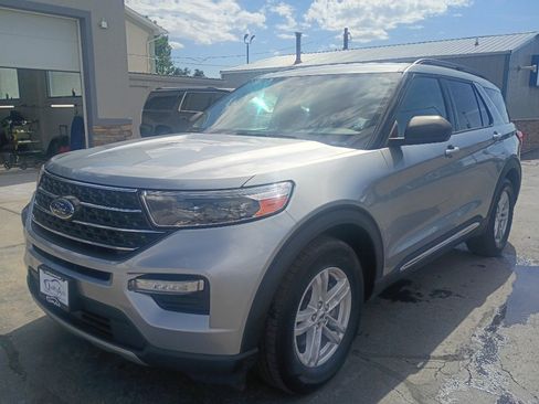 Used 2023 Ford Explorer XLT w/ Equipment Group 202A RWD image 2