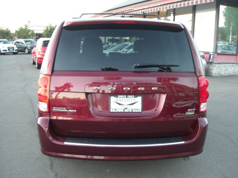 Used 2017 Dodge Grand Caravan SXT image 20