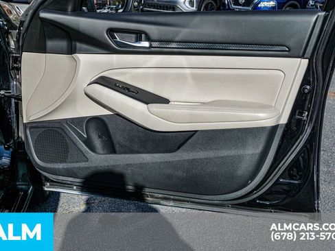 Used 2024 Nissan Altima 2.5 SV FWD image 49