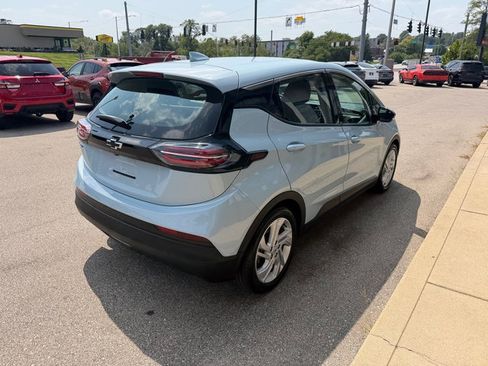Used 2023 Chevrolet Bolt LT FWD image 5