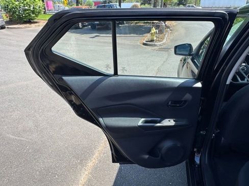 Used 2021 Nissan Kicks S FWD image 10