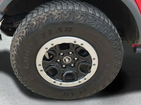 Used 2023 Ford Bronco Black Diamond w/ Sasquatch Package AWD/4WD image 9