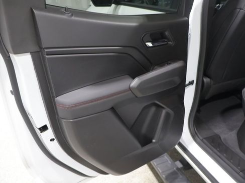 Used 2023 Chevrolet Colorado Z71 w/ Z71 Convenience Package 2 AWD/4WD image 21