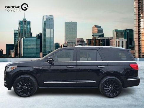 Used 2021 Lincoln Navigator Reserve image 2