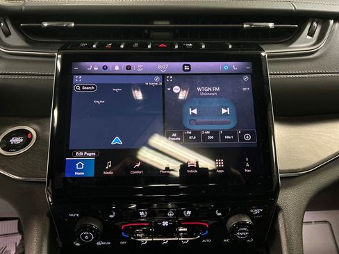 Used 2024 Jeep Grand Cherokee Overland image 17