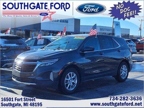 Used 2022 Chevrolet Equinox LT w/ LPO, Floor Liner Package image 1