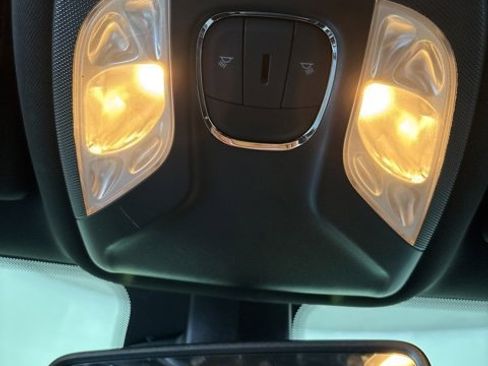 Certified 2024 Jeep Compass Limited image 31