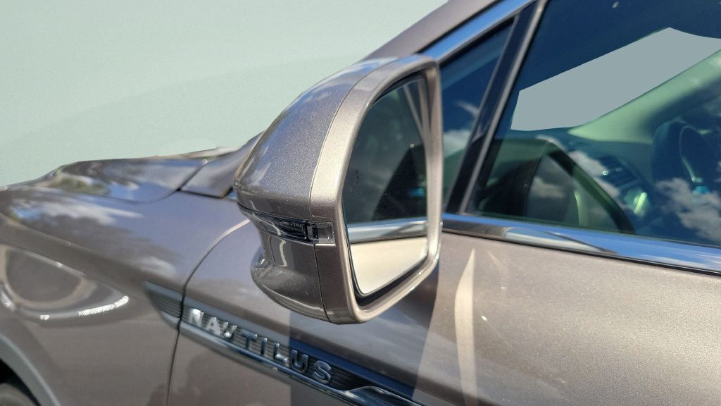 Used 2019 Lincoln Nautilus Reserve FWD image 4