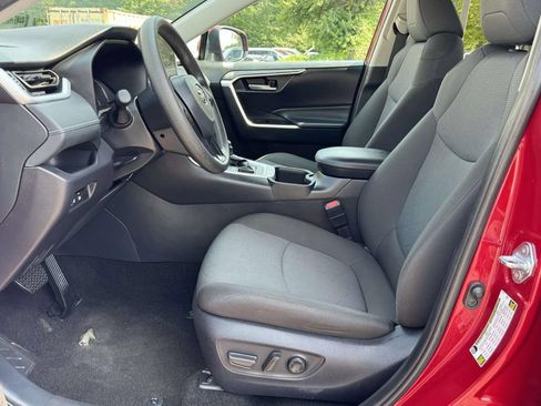 Used 2025 Toyota RAV4 XLE AWD/4WD image 20