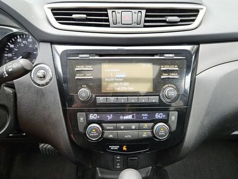 Used 2014 Nissan Rogue SV w/ SV Moonroof Package FWD image 18