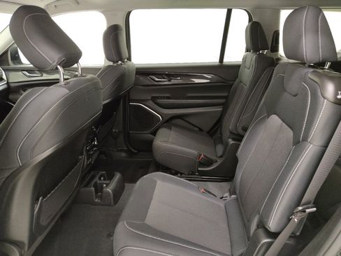 Used 2022 Jeep Grand Cherokee L Laredo w/ Luxury Tech Group I image 18