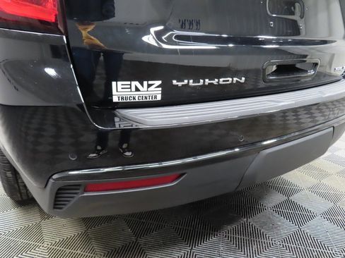 Used 2023 GMC Yukon SLE image 37