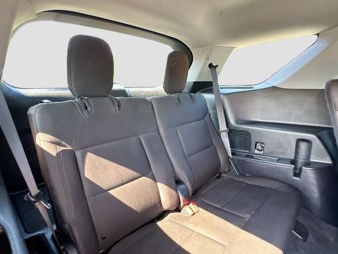 Used 2022 Ford Explorer XLT AWD/4WD image 25
