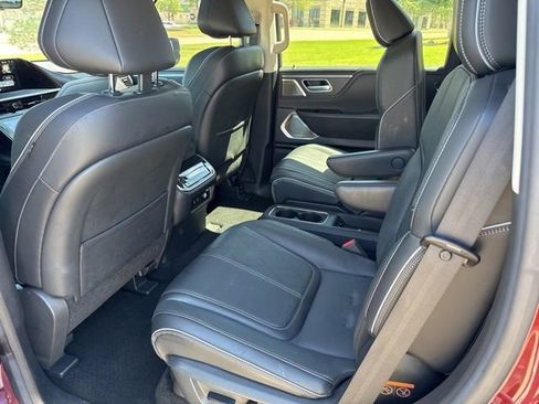 Used 2025 INFINITI QX80 Sensory image 13