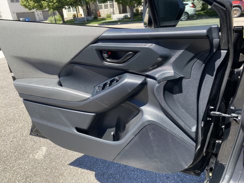 Certified 2024 Subaru Crosstrek 2.0i Premium w/ Crosstrek Mirror Package AWD/4WD image 17