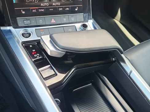 Used 2021 Audi e-tron Premium w/ Convenience Plus Package AWD/4WD image 30