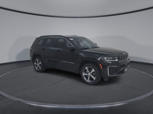 New 2026 Jeep Grand Cherokee Limited AWD/4WD image 2