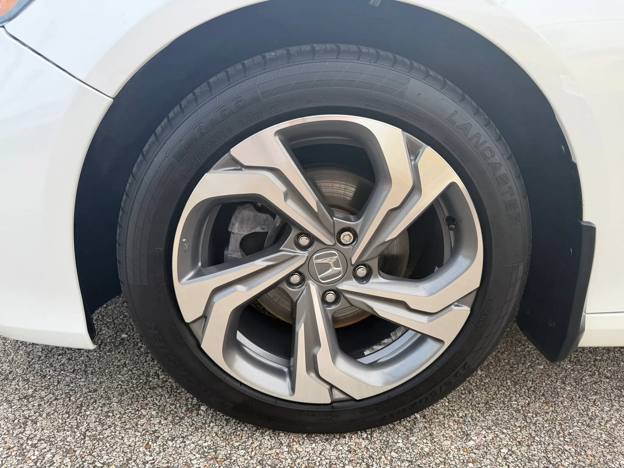 Used 2018 Honda Accord EX-L image 13