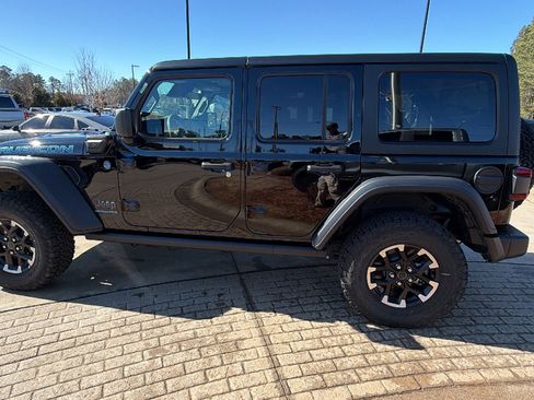 Used 2025 Jeep Wrangler Unlimited Rubicon 4xe w/ Convenience Group image 11