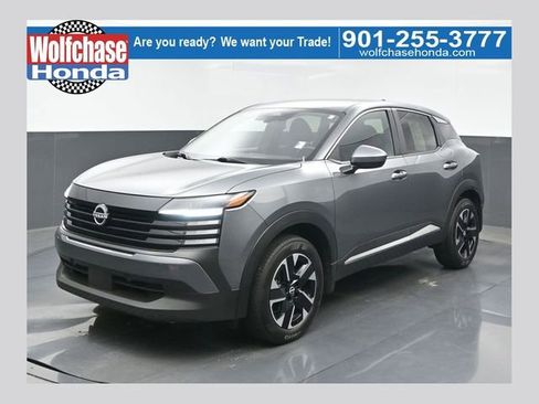 Used 2025 Nissan Kicks SV AWD/4WD image 1