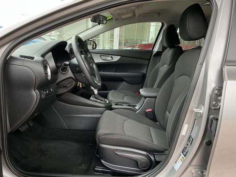 Used 2023 Kia Forte LXS w/ LXS Technology Package image 7