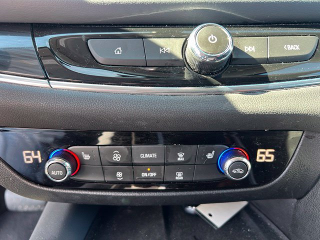 Used 2020 Buick Enclave Essence w/ LPO, Floor Liner Package AWD/4WD image 28